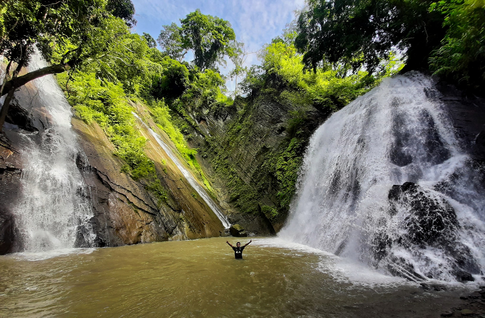 Damtua Waterfall